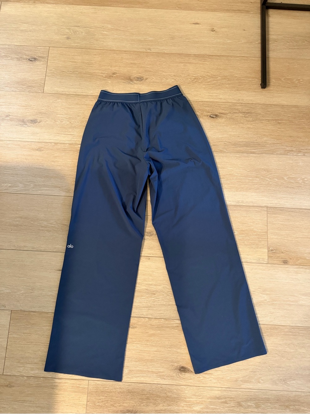 ALO YOGA | medium | Suit Up Trouser - Navy - Picture 4 of 8